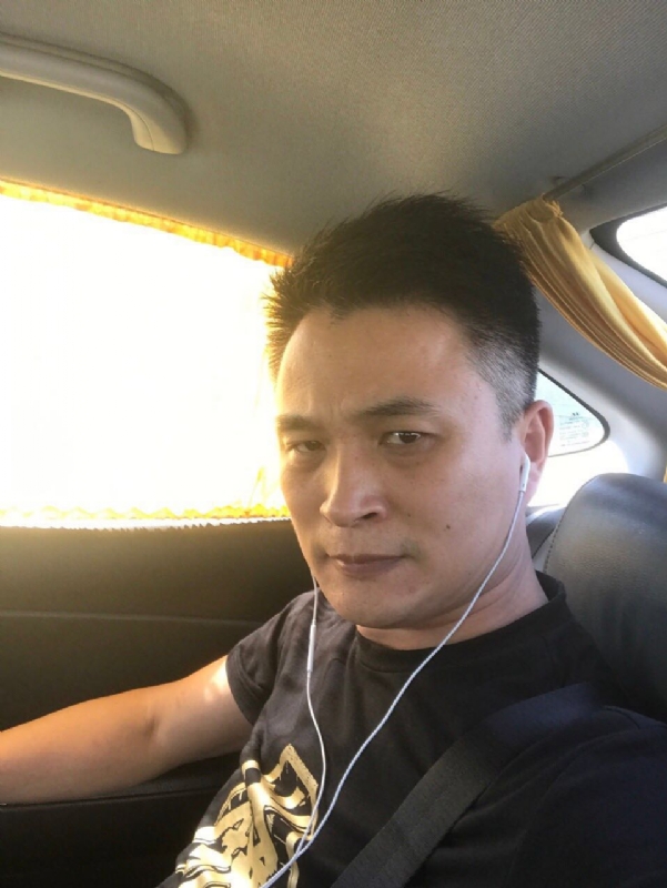 罗的第二张照片--厦门王婆说媒
