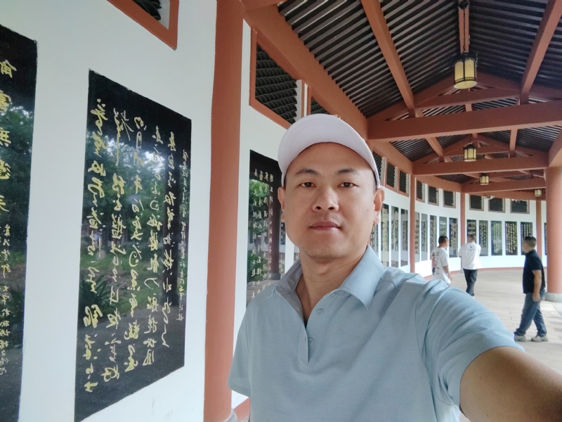 爱运动的范的第一张照片--厦门王婆说媒